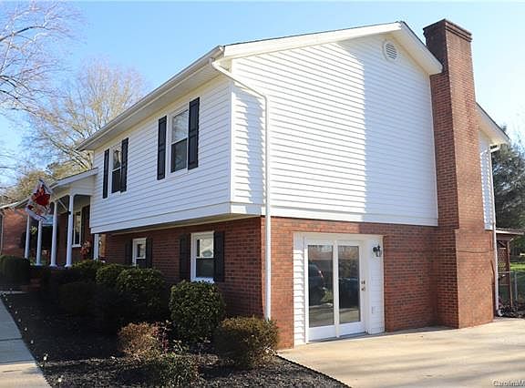 5th image of 1010 Tangle Dr