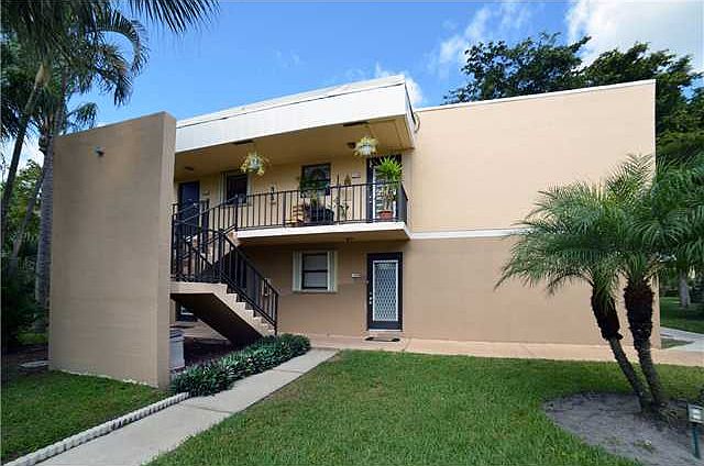 Home For Sale In TOWN & COUNTRY ESTAT