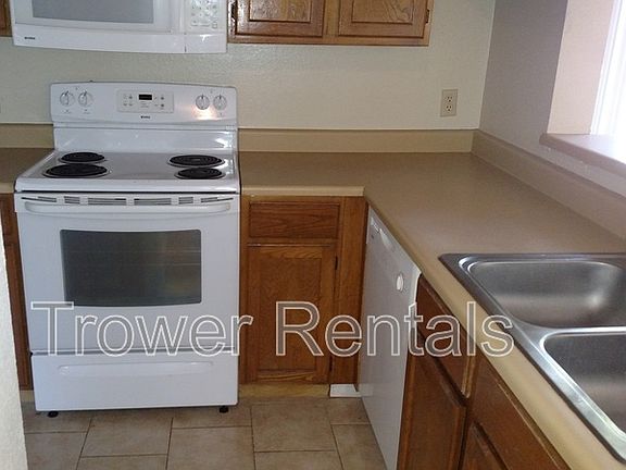 2nd image of 4410 Hinkle St