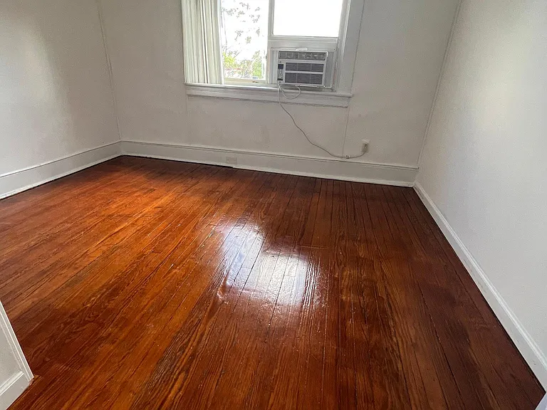 103 E 33rd St #2 — Photo 5