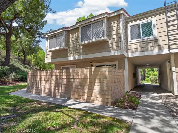 28164 Sloan Canyon Rd APT A, Castaic, CA 91384