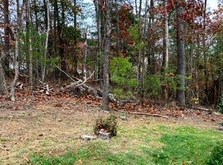 407 S Lakeview Dr, Cross Junction, VA 22625