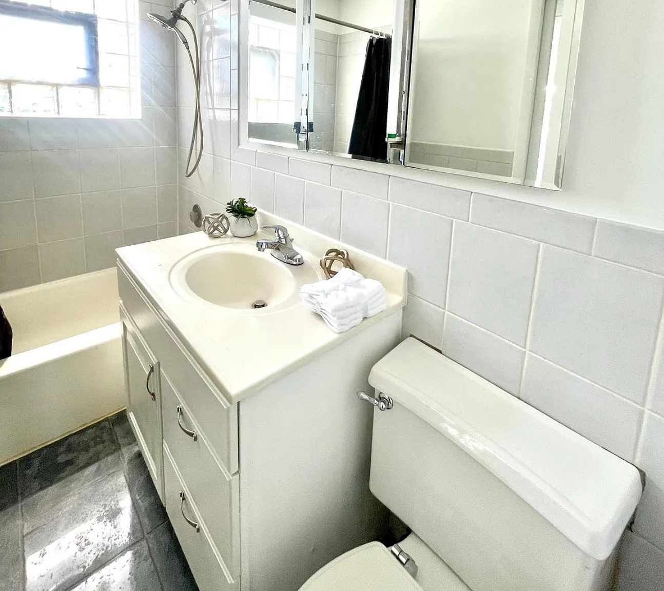 2610 Oakton St — Photo 1