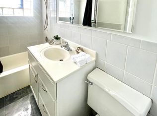 2610 Oakton St APT 9W, Park Ridge, IL 60068