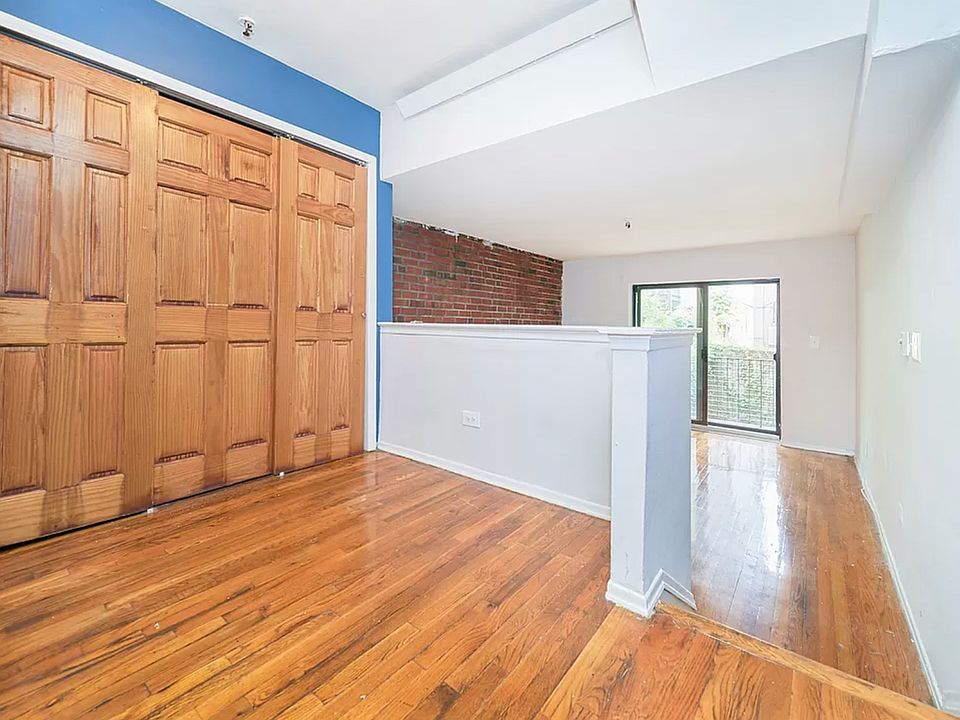 2nd image of 432 E 88th St APT 207