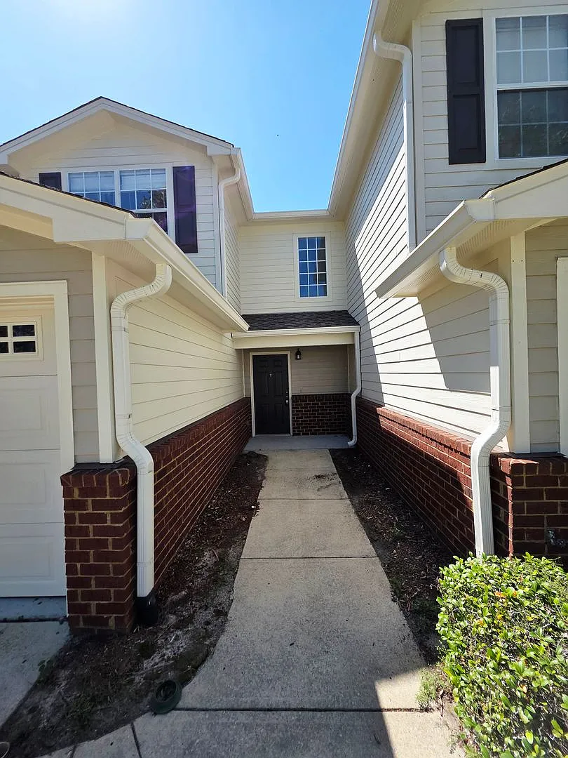 803 Majestic Drive: Move-In Special: Half Off Your First Full Month's Rent! — Photo 4