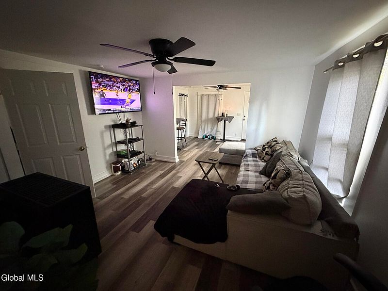 3rd image of 11 Edward Street
