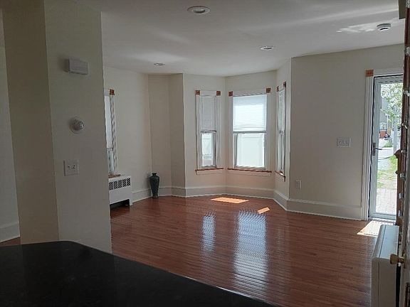 4th image of 45 W 4th St