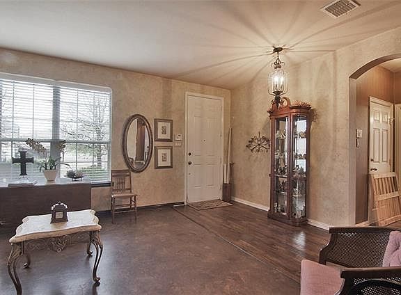 5th image of 2536 Indian Hills Dr