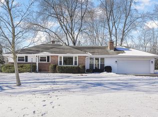 2223 Hanlon Rd, Libertyville, IL 60048