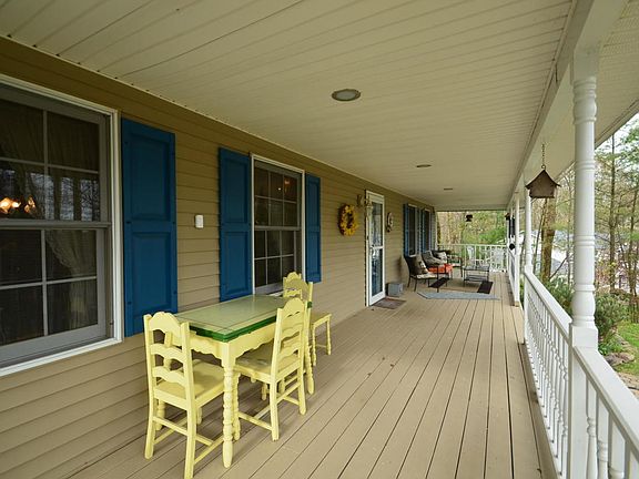 2nd image of 326 Tara Hill Dr