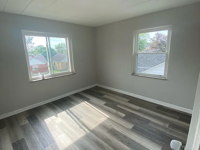 2331 Rugby Rd — Photo 2