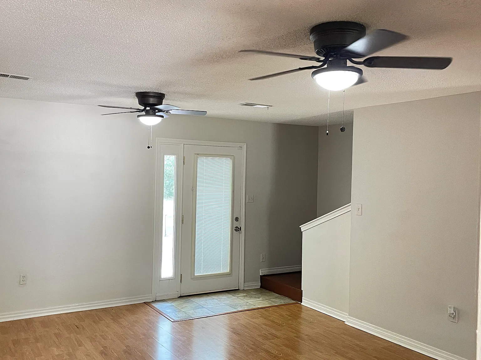 212 Lexington Dr — Photo 3