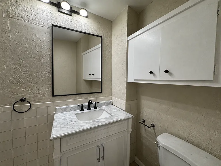 98 Chelsea St #1 — Photo 6