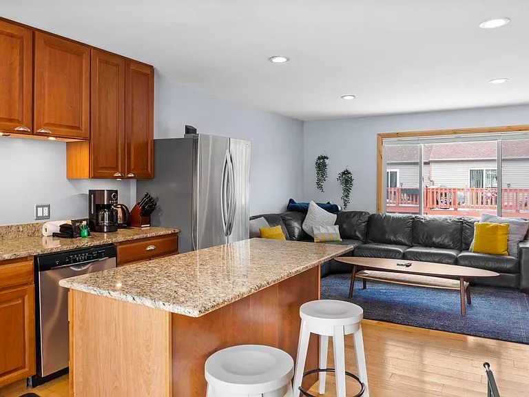 501L Teller St #L — Photo 2
