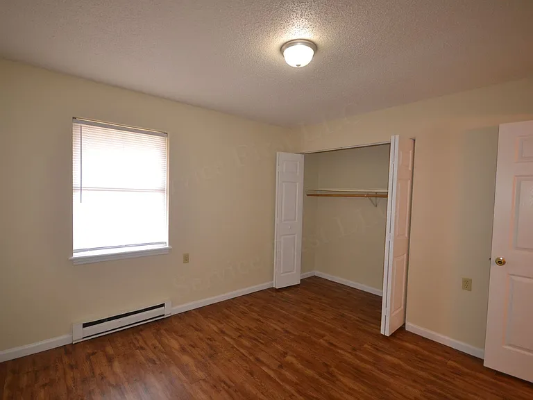 912 N Walnut Ave — Photo 2