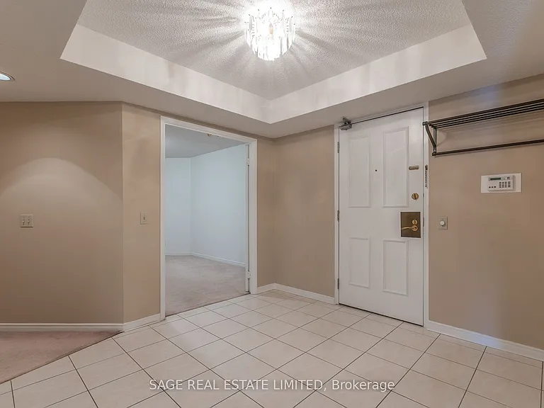 25 George St S #302 — Photo 5