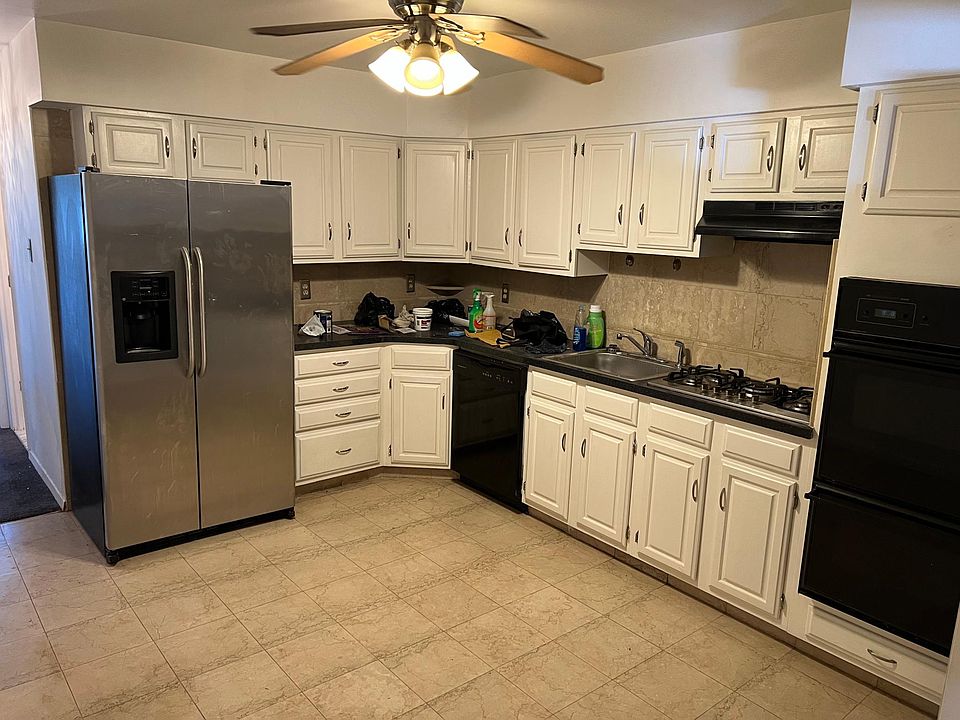 1st image of 924 Throggmorton Ave #2