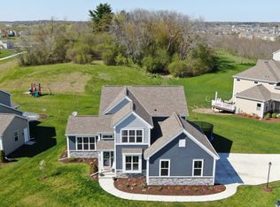 1324 Pine Ridge Dr, Oconomowoc, WI 53066