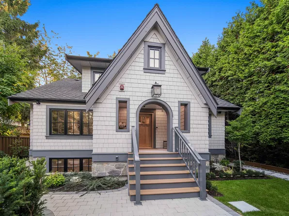 5595 Mackenzie St, Vancouver, BC V6N 1H1