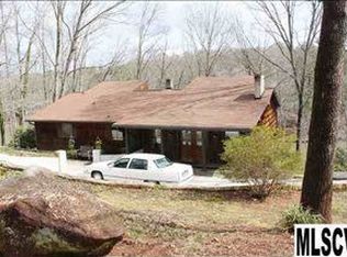 1963 19th Avenue Ct NW, Hickory, NC 28601