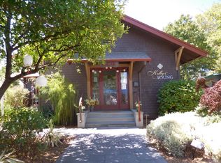 119 S Cloverdale Blvd, Cloverdale, CA 95425