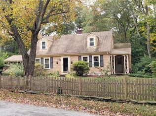 29 Woodland Ave, Smithfield, RI 02917