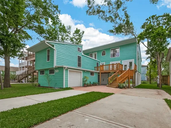 921 Ivy Rd, Clear Lake Shores, TX 77565