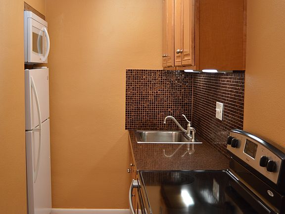 5th image of 202 Caroline St APT 209