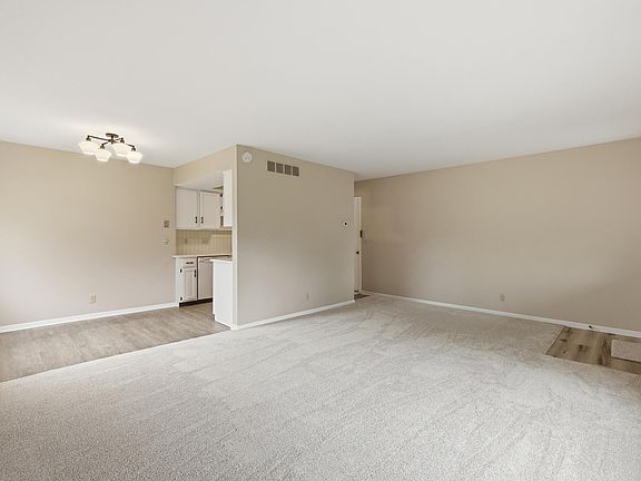 5th image of 53 Old Mill Dr Unit 2