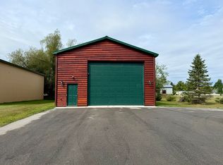 1123 Marina Dr, Cheboygan, MI 49721