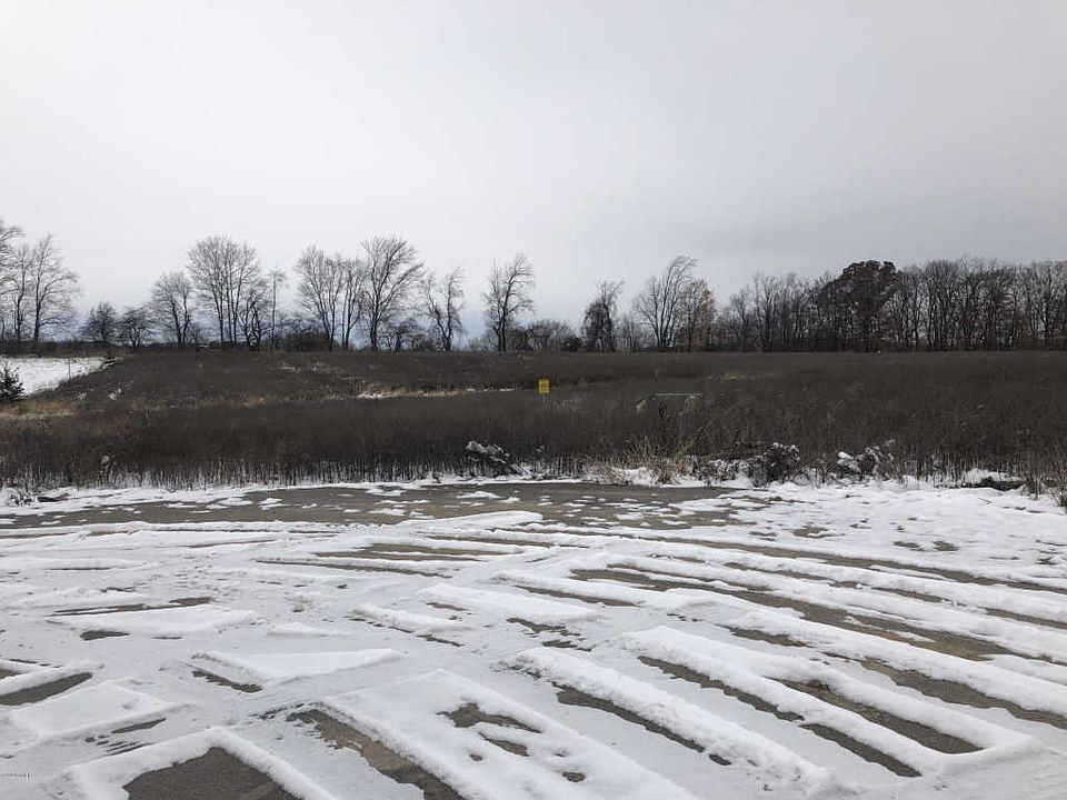 1st image of 10207 E Paris Ave SE