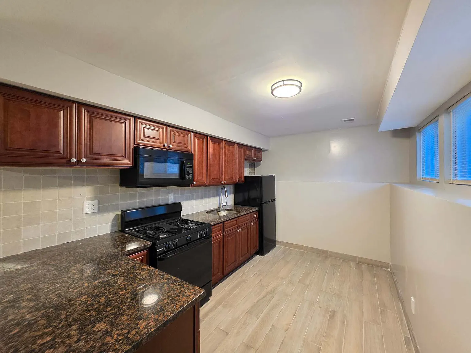 1 bed, $1,600 — Photo 1