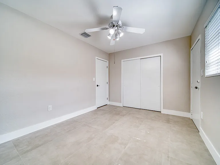 6766 SW 13th Ter — Photo 16