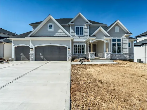 16924 Futura St, Overland Park, KS 66085