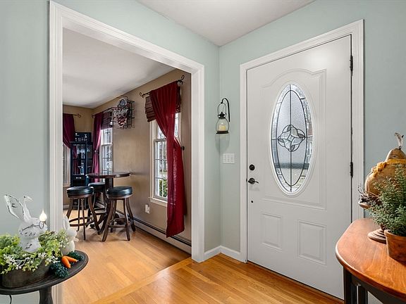 3rd image of 3 Winterberry Ln