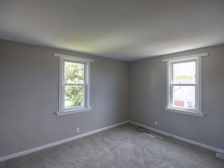 742 Lemington St — Photo 3
