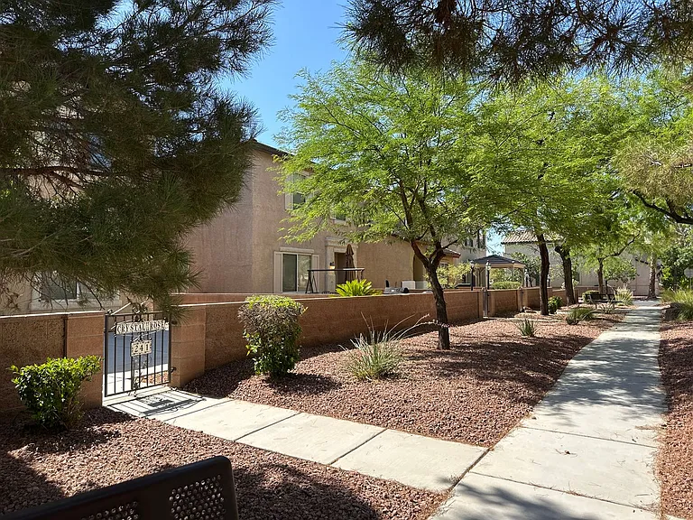 241 Crystal Rose Ct — Photo 22