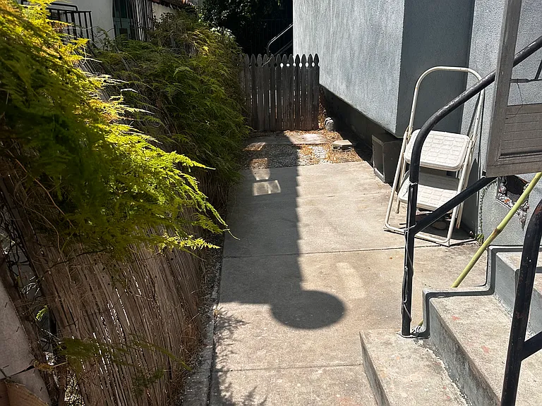 1477 Havenhurst Dr #2 — Photo 39
