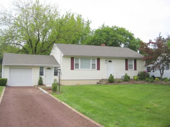 76 Charles St, Somerset, NJ 08873