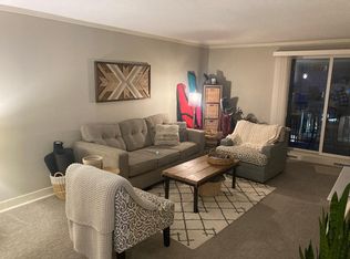 2800 W 44th St APT 204, Minneapolis, MN 55410