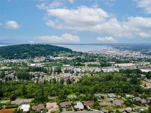 905 Queen Street, Bellingham, WA 98229