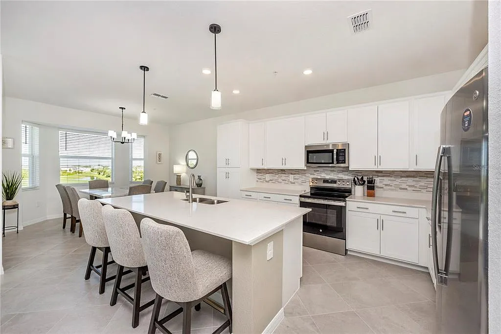 2 bed, 2.0 bath, 1154 sqft, $2,000 — Photo 4
