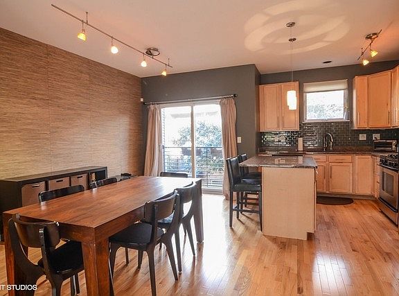 2nd image of 2548 W Bloomingdale Ave