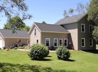 8861 Banner Hill Rd, Omro, WI 54963