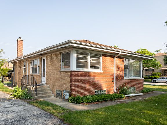 3rd image of 7356 N Nora Ave