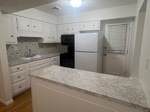 3rd image of 1714 Herault Pl APT H