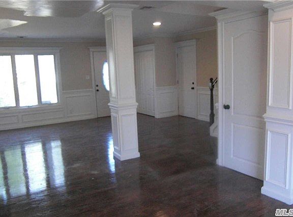 4th image of 6 Chatham Woods Dr