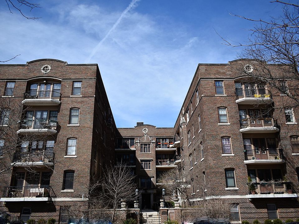 2nd image of 2007 N Prospect Ave #28