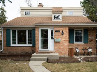 1836 Oak Ave, Northbrook, IL 60062